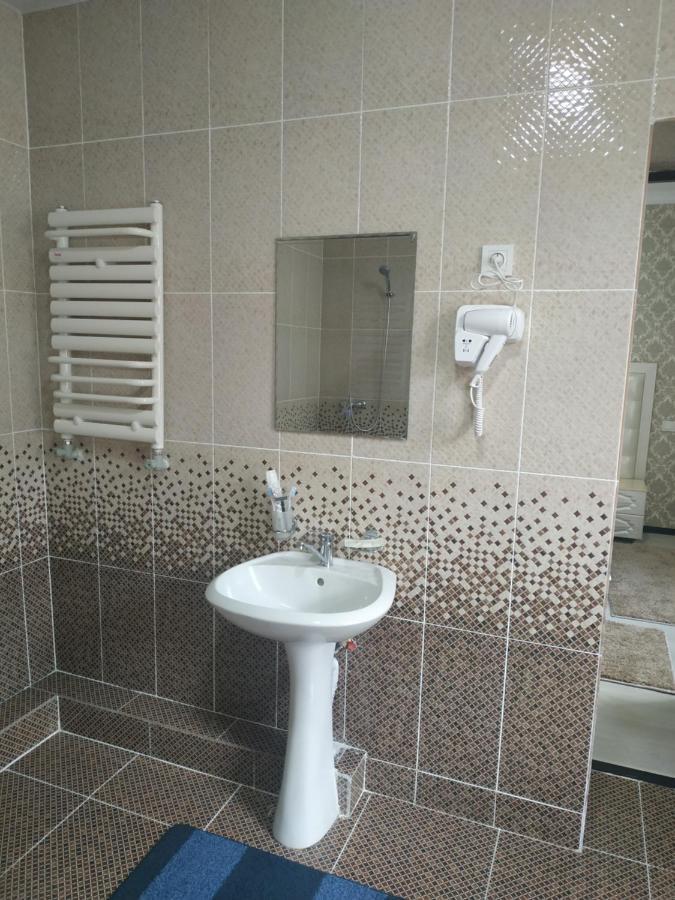 Турист Taraz Dış mekan fotoğraf